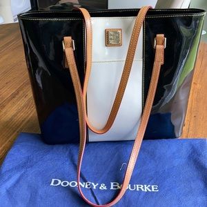 Dooney & Bourke Lexington shopper